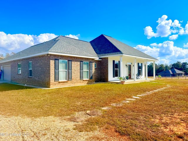 29 E Slope Drive, Carriere, MS 39426