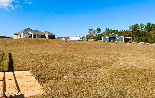 29 E Slope Drive, Carriere, MS 39426