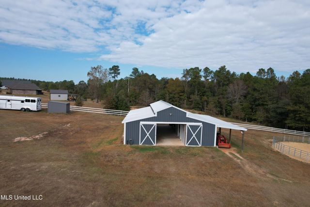 29 E Slope Drive, Carriere, MS 39426
