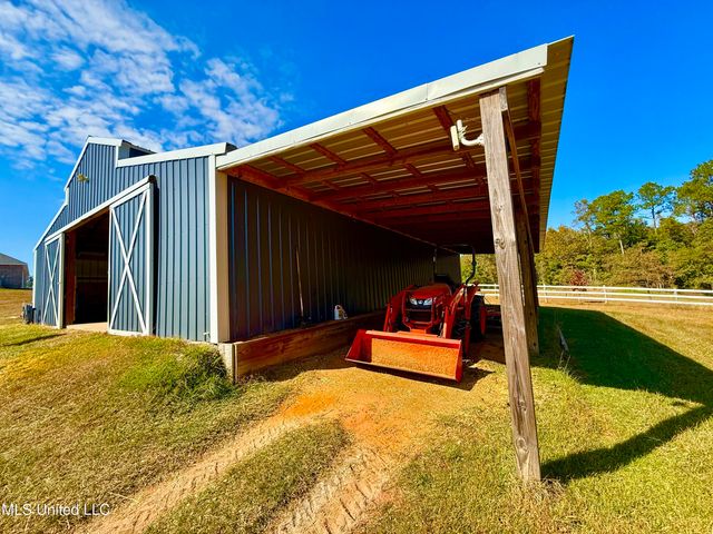 29 E Slope Drive, Carriere, MS 39426