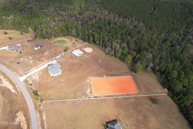 29 E Slope Drive, Carriere, MS 39426