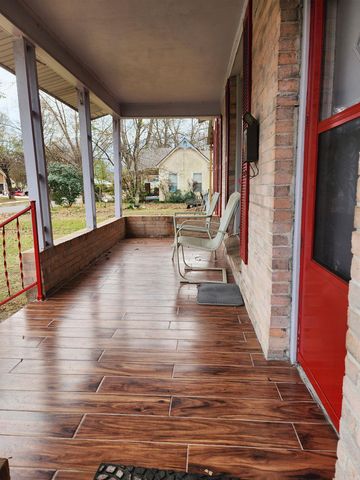 402 S 2Nd Street, Dardanelle, AR 72834