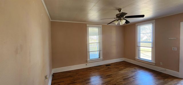 402 S 2Nd Street, Dardanelle, AR 72834