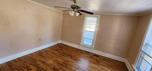 402 S 2Nd Street, Dardanelle, AR 72834