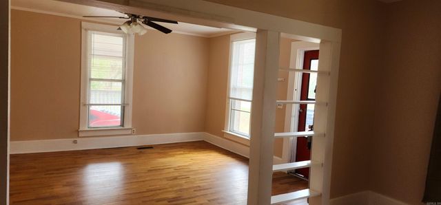 402 S 2Nd Street, Dardanelle, AR 72834