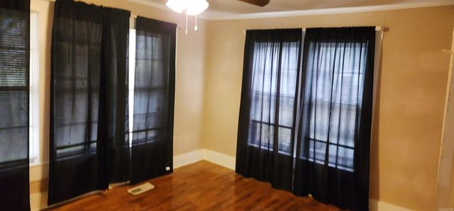 402 S 2Nd Street, Dardanelle, AR 72834