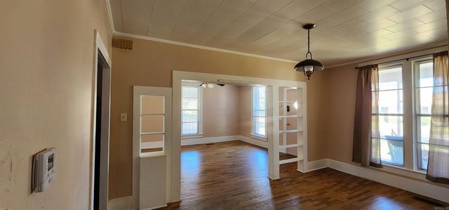 402 S 2Nd Street, Dardanelle, AR 72834