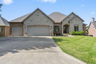 755 North Fallbrooke Terrace, Springfield, MO 65802