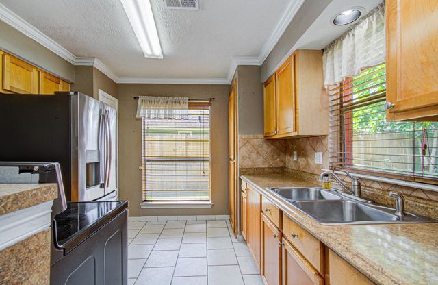 11807 Basilica Street, Houston, TX 77099