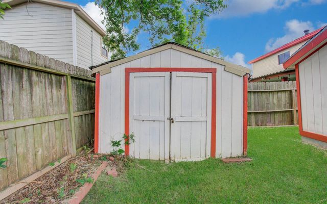11807 Basilica Street, Houston, TX 77099
