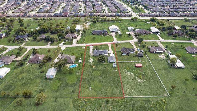 8901 S Water Tower Road, Fort Worth, TX 76179