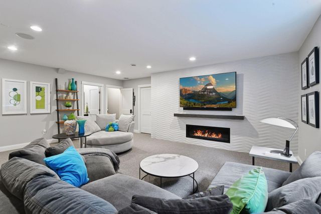 633 Park Street E, Wayzata, MN 55391