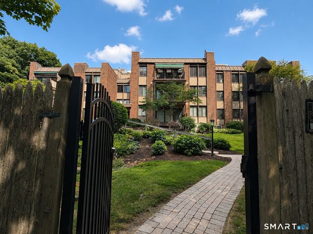 799 Prospect Avenue C3, West Hartford, CT 06105