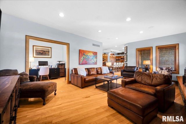 258 TURTLE CREEK Trail, Morton, IL 61550