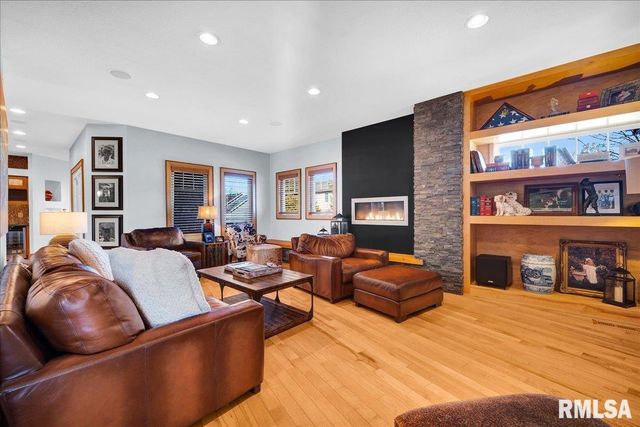 258 TURTLE CREEK Trail, Morton, IL 61550