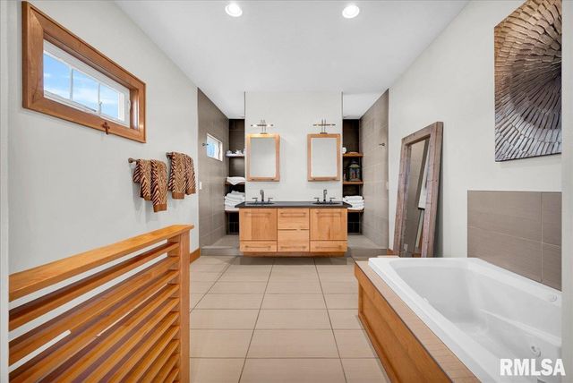 258 TURTLE CREEK Trail, Morton, IL 61550