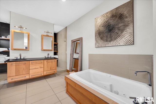 258 TURTLE CREEK Trail, Morton, IL 61550