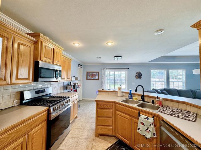 3974 Highland Drive, Tahlequah, OK 74464