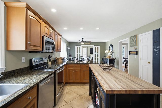 43 Hampshire Hills Drive, Bow, NH 03304