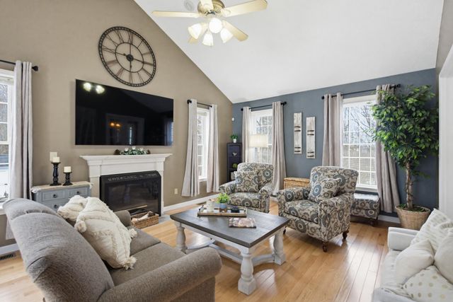 43 Hampshire Hills Drive, Bow, NH 03304
