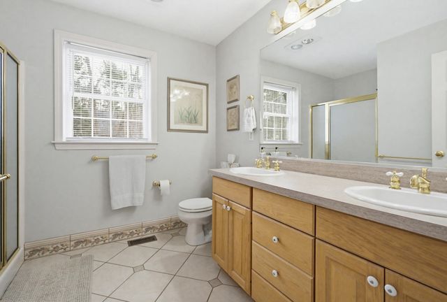 43 Hampshire Hills Drive, Bow, NH 03304
