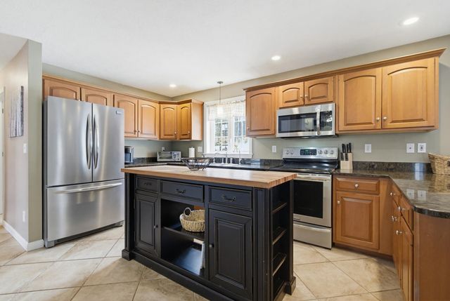 43 Hampshire Hills Drive, Bow, NH 03304