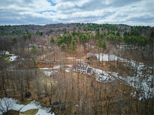 43 Hampshire Hills Drive, Bow, NH 03304
