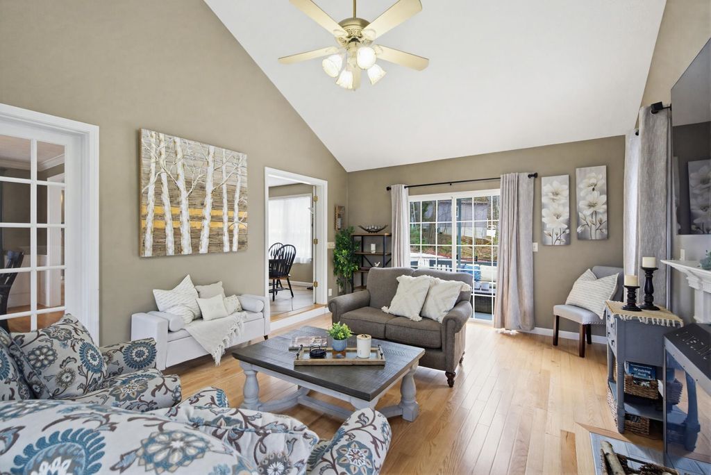 Image 13 of property listing at 43 Hampshire Hills Drive, Bow, NH 03304