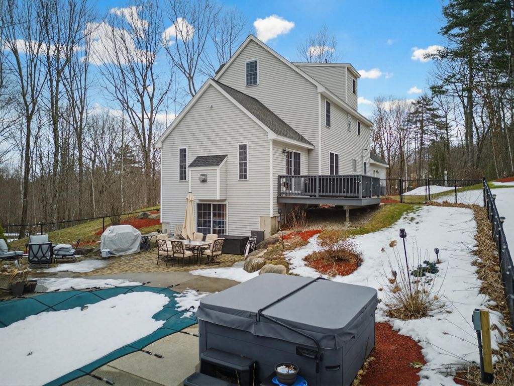 Image 49 of property listing at 43 Hampshire Hills Drive, Bow, NH 03304