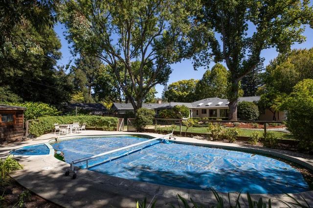 811 Stanford Avenue, Menlo Park, CA 94025
