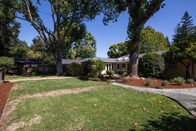 811 Stanford Avenue, Menlo Park, CA 94025