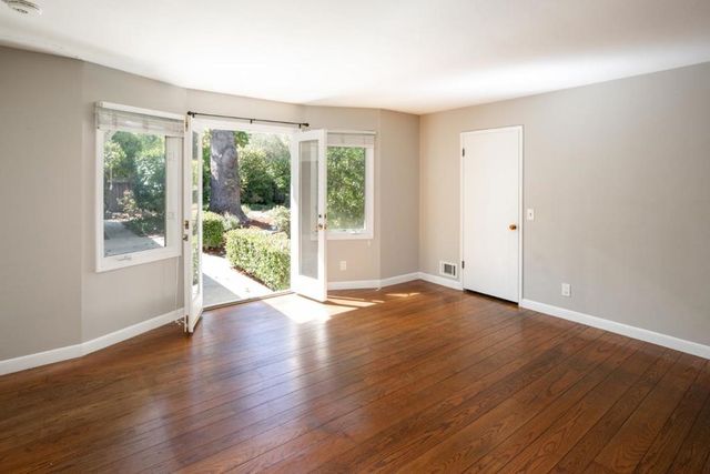 811 Stanford Avenue, Menlo Park, CA 94025