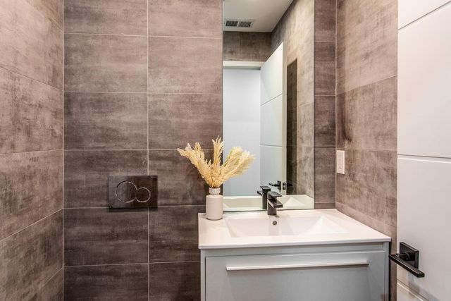 1240 Colonial Oaks Drive, Los Altos, CA 94024