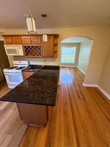 1140 W 112th Street 1, Chicago, IL 60643