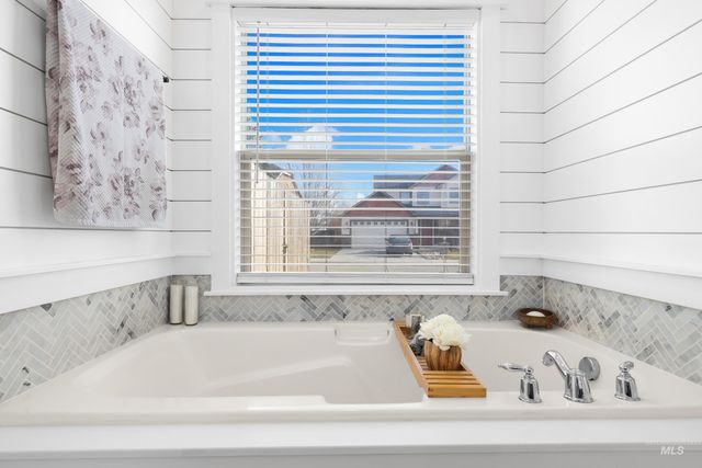 2311 S Rushmore Ct, Boise, ID 83709