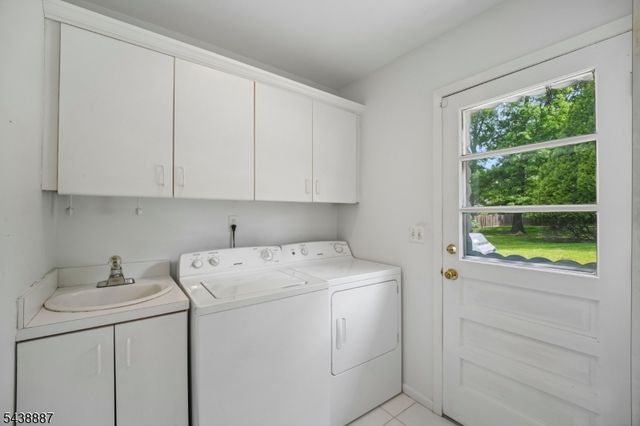 18 Arlington Dr, Livingston Twp., NJ 07039