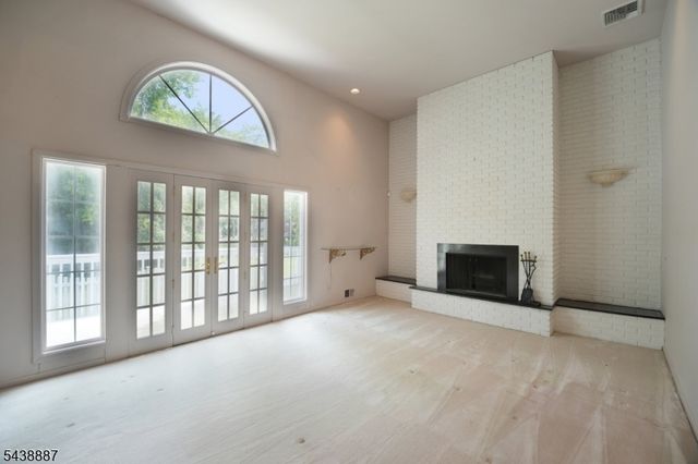 18 Arlington Dr, Livingston Twp., NJ 07039