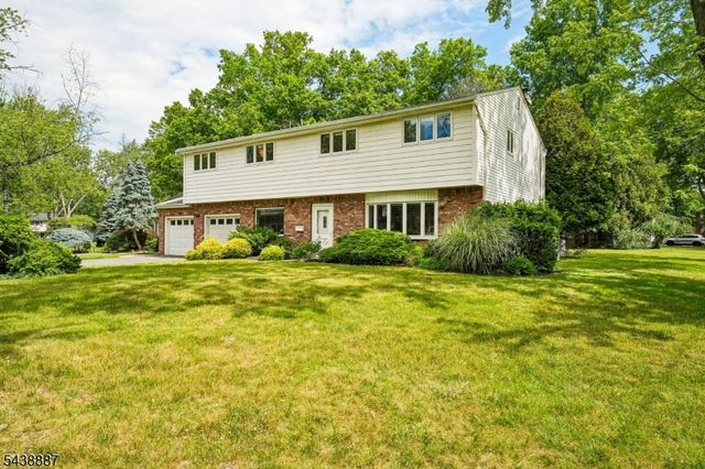 18 Arlington Dr, Livingston Twp., NJ 07039