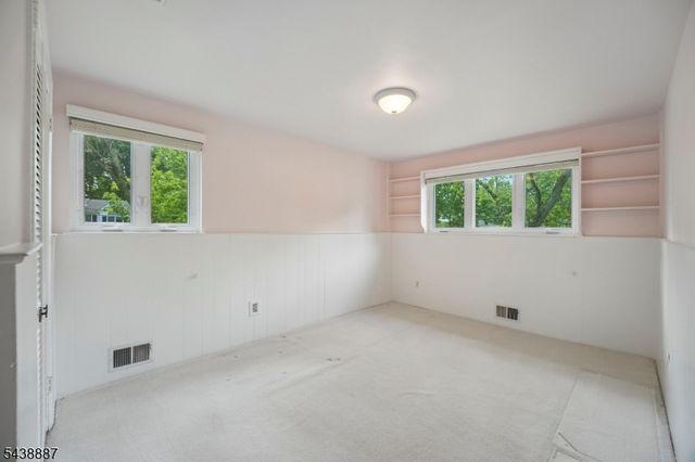 18 Arlington Dr, Livingston Twp., NJ 07039