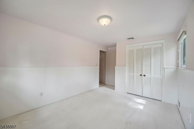 18 Arlington Dr, Livingston Twp., NJ 07039