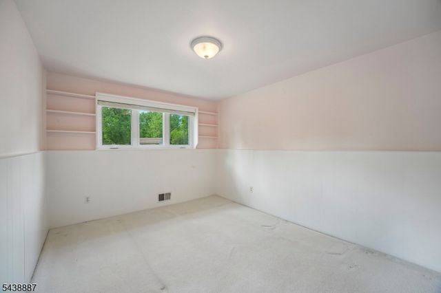18 Arlington Dr, Livingston Twp., NJ 07039