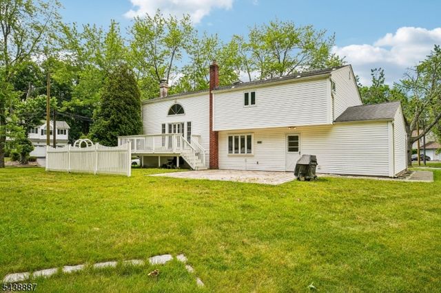 18 Arlington Dr, Livingston Twp., NJ 07039
