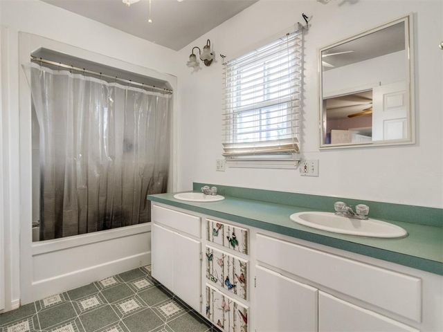 2112 County Road 1247, Tuttle, OK 73089