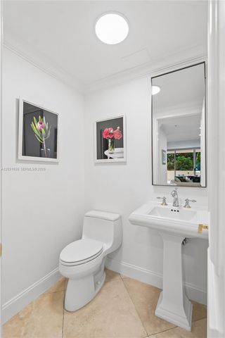 3400 SW 27th Ave 207, Miami, FL 33133