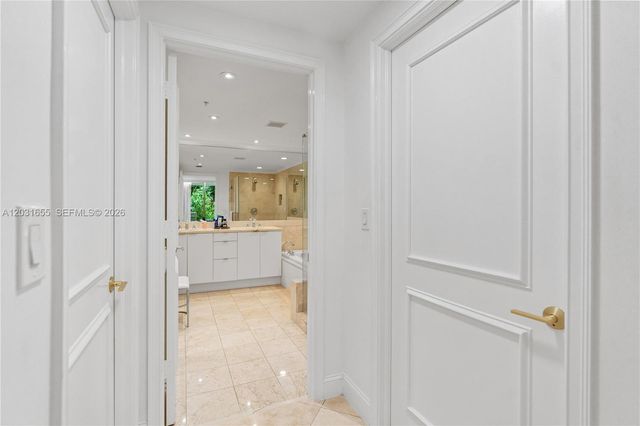 3400 SW 27th Ave 207, Miami, FL 33133