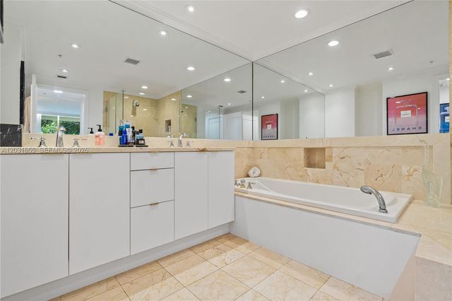 3400 SW 27th Ave 207, Miami, FL 33133