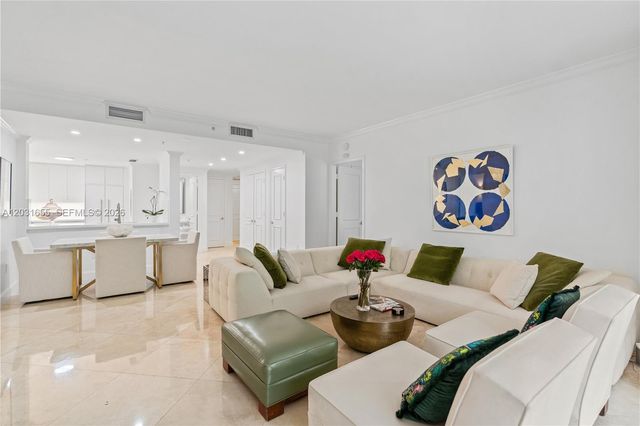 3400 SW 27th Ave 207, Miami, FL 33133