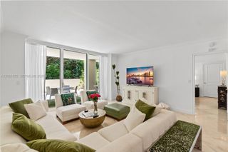 3400 SW 27th Ave 207, Miami, FL 33133