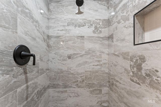 1330 19th Ave E, Jerome, ID 83338