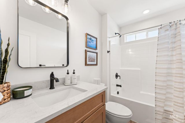 1330 19th Ave E, Jerome, ID 83338